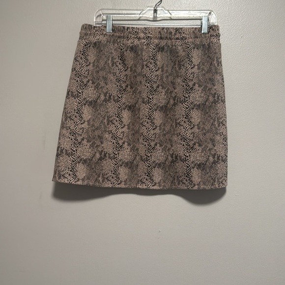 Stylish Snake Print Skirt - Picture 4 of 4